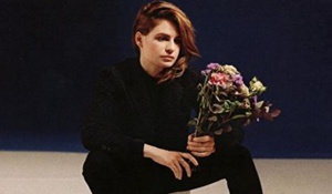 Cliquez ici pour accéder à la page de l'artiste Cliquez ici pour accéder à la page de l'artiste