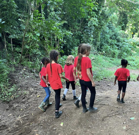 Beraca s'inscrit dans la lignée des écoles de la forêt. (c) École Beraca. Beraca s'inscrit dans la lignée des écoles de la forêt. (c) École Beraca.