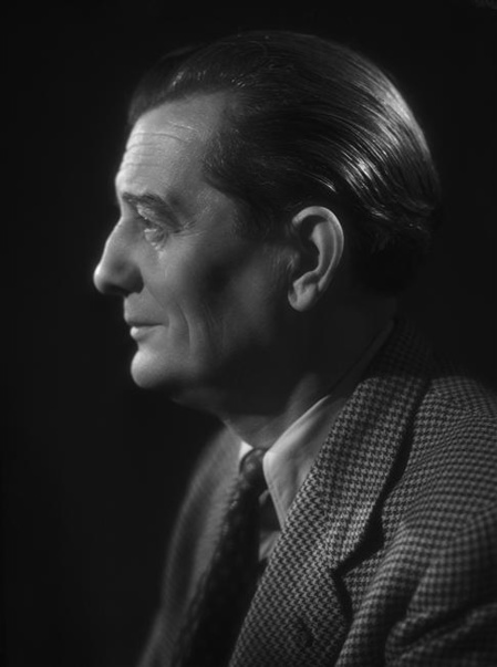 Marcel Pagnol photographié par les studios Harcourt en 1947