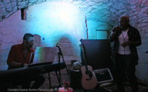 Cliquez ici pour télécharger les titres en mp3 Cliquez ici pour télécharger les titres en mp3