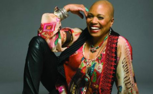 Cliquez ici pour accéder à la page de l'artiste Cliquez ici pour accéder à la page de l'artiste