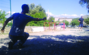 Partie de pétanque sauvage. Photo (c) Giret Partie de pétanque sauvage. Photo (c) Giret