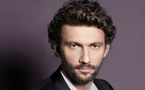 Cliquez ici pour accéder à la page de l'artiste Cliquez ici pour accéder à la page de l'artiste