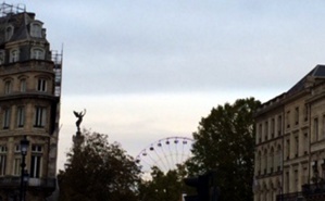 La grande roue face à la statue de la Liberté, vue depuis la place de la Comédie. Photo (c) Cécile Domergue