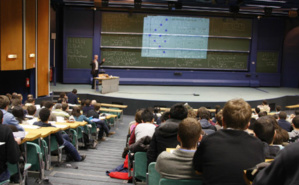 Cours à l'École Polytechnique. Photo (c) Jérémy Barande Cours à l'École Polytechnique. Photo (c) Jérémy Barande