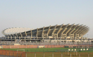 Le stade international Jaber Al-Ahmad. Image du domaine public.