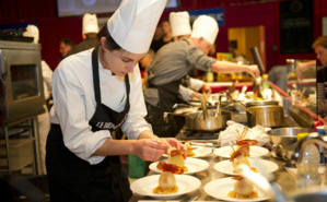 La foire gastronomique assouvit la curiosité des gourmands. Photo courtoisie (c) Philippe Maupetit. Cliquez ici pour accéder au site La foire gastronomique assouvit la curiosité des gourmands. Photo courtoisie (c) Philippe Maupetit. Cliquez ici pour accéder au site