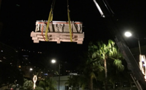 L'arrivée du sarcophage. Photo (c) NMNM L'arrivée du sarcophage. Photo (c) NMNM