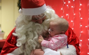 Cette année, Noël Magique souhaite offrir 25.000 euros de cadeaux aux enfants malades. Photo (c) Noël Magique