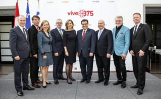 Membres de la société des célébrations du 375e anniversaire de Montréal. Photo (c) Joël Lemay Membres de la société des célébrations du 375e anniversaire de Montréal. Photo (c) Joël Lemay