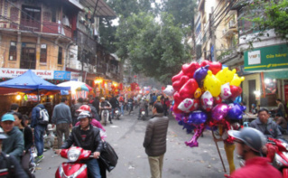 Une rue d'Hanoï un jour avant le Têt, (c) Mathilde Dujardin Une rue d'Hanoï un jour avant le Têt, (c) Mathilde Dujardin