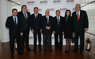 De gauche à droite: Arnoldo Wald Filho, Marcos Pileggi, Michel Dotta, Jacques Boisson, André de Montigny, Luciana de Montigny, Henri Fissore. Photo courtoisie (c) Jean-Charles Vinaj / AMBI De gauche à droite: Arnoldo Wald Filho, Marcos Pileggi, Michel Dotta, Jacques Boisson, André de Montigny, Luciana de Montigny, Henri Fissore. Photo courtoisie (c) Jean-Charles Vinaj / AMBI