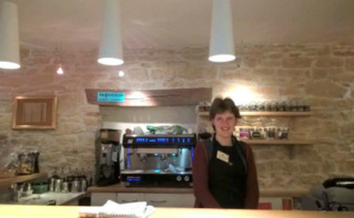 Lisa, bénévole depuis septembre 2015. Photo (c) Sarah Belnez. Lisa, bénévole depuis septembre 2015. Photo (c) Sarah Belnez.