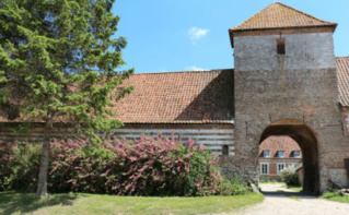 L'ex-Prieuré de Beaurain, Beaurainville. Photo (c) Jean-Claude Grenier L'ex-Prieuré de Beaurain, Beaurainville. Photo (c) Jean-Claude Grenier