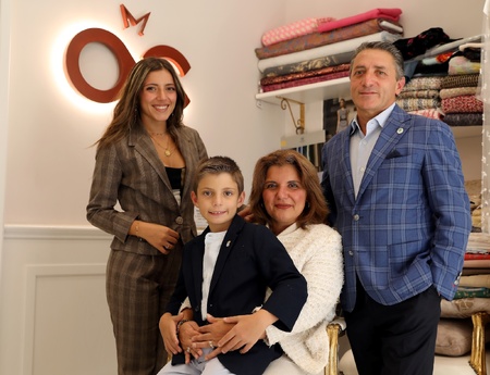 Une histoire de transmission et de passion. (c) AMC Haute Couture.