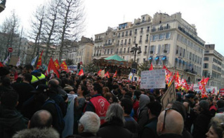 Les jeunes manifestent à Marseille le 9 mars 2016. Photo (c) SuperBenjamin Les jeunes manifestent à Marseille le 9 mars 2016. Photo (c) SuperBenjamin