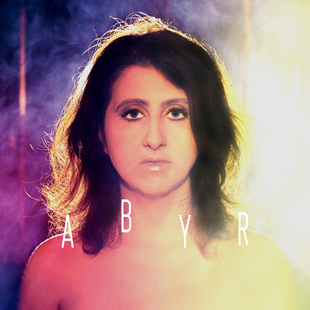 Abyr chante pour la paix avec la vidéo de Je suis ton voisin