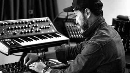 Franck Marchal nous fait planer avec le clip de King Among The Stars