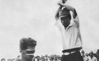 Photo archive d'une exécution au Japon en 1943. Image du domaine public. Photo archive d'une exécution au Japon en 1943. Image du domaine public.