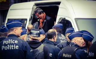 Arrestation d'Alexis Deswaef. Photo (c) MediActivista
