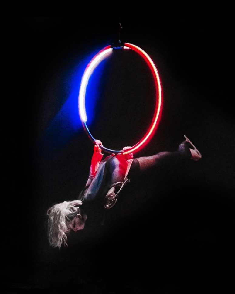 Aerial Hoop Led On Ice And Future Project. "Star Wars Equilibrium" Aerial Hoop LED Act On Ice. @sarahaerial.ice(c) Gaelle Robert Aerial Hoop Led On Ice And Future Project. "Star Wars Equilibrium" Aerial Hoop LED Act On Ice. @sarahaerial.ice(c) Gaelle Robert