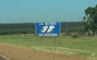 En Argentine, la grande majorité de la population revendique sa souveraineté sur les Malouines, nombreux sont les logos "Las Malvinas Son Argentinas": Les Malouines sont argentines. Photo (c) Leandro Kibisz