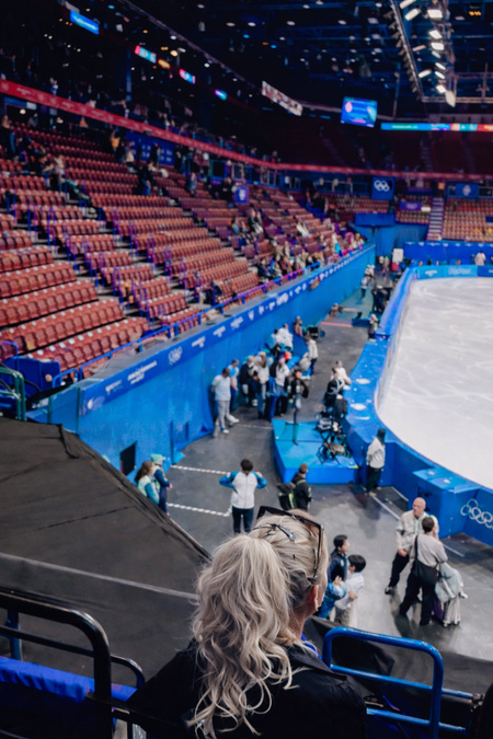 Fact 2 — The First Groups That Set the Tone and The Fight Started Before the Favorites Even Touched the Ice (c) Sarah B Fact 2 — The First Groups That Set the Tone and The Fight Started Before the Favorites Even Touched the Ice (c) Sarah B