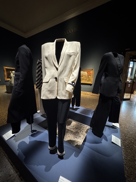 Fact 5 — Giorgio Armani Redefined Milanese Elegance Through Structure and Control.(c) Sarah B. Fact 5 — Giorgio Armani Redefined Milanese Elegance Through Structure and Control.(c) Sarah B.