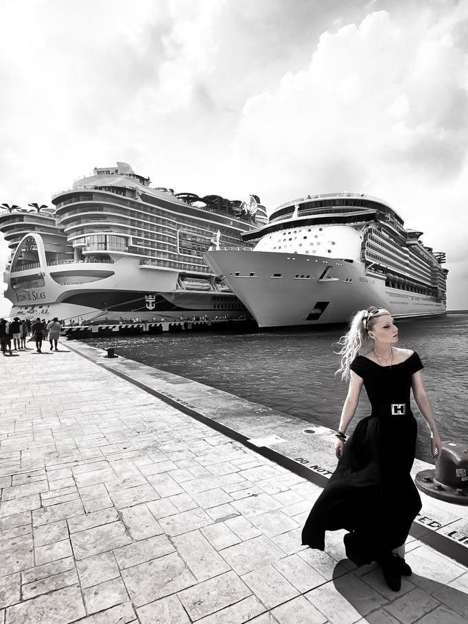 Over time, the traditional ocean liner evolved into the modern cruise ship: not simply a vessel travelling between destinations, but a complete holiday environment moving across the sea. (c) @sarahaerial.ice