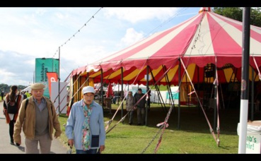 Un évènement culturel intergénérationnel. Photo (c) Alice Dutray.