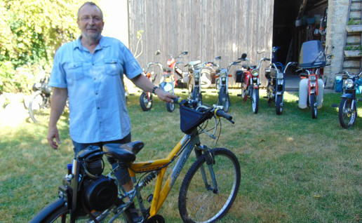 L'inventeur ardennais a prévu de construire un autre vélo à moteur dans le futur. Photo: Gaétan Arnould