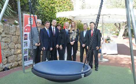 Inauguration de la balançoire PMR. Photo courtoisie (c) DR