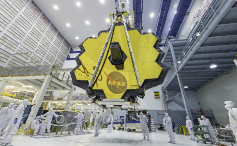 Le miroir télescopique spatial James Webb. Photo (c) NASA / Desiree Stover
