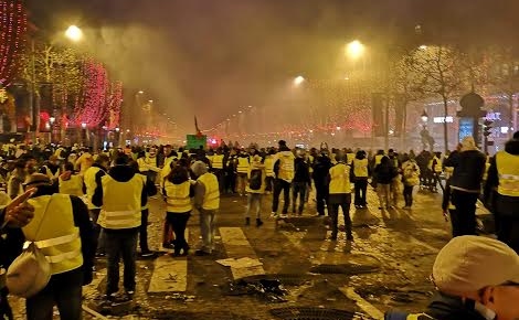 Gilets jaunes sur les Champs-Elysées. Photo (c) Patrick K.