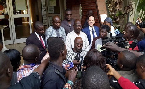 Les officiels et organisateurs à la sortie du Sicod. Photo (c) I. Zongo