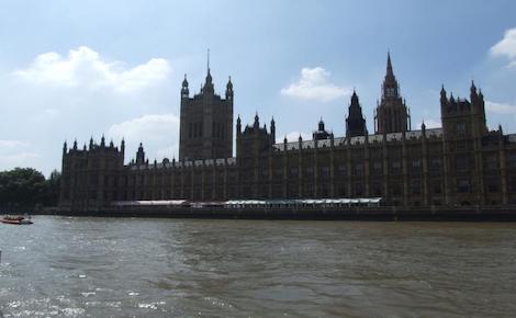 Un nouveau mandat pour Theresa May. Parlement britannique, Londres. Photo (c) Pixnio