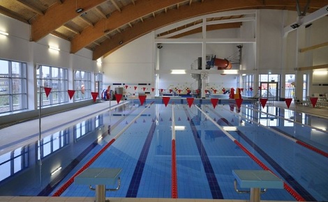 Le tournage du film a nécessité de nombreuses heures d’entraînement de natation pour les acteurs. Photo (c) Creative Commons CC0