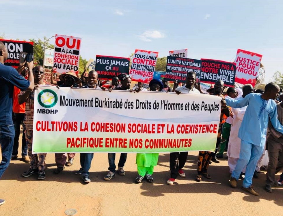 Banderole du MBDHP lors d'une marche à Ouagadougou (c) MBDHP