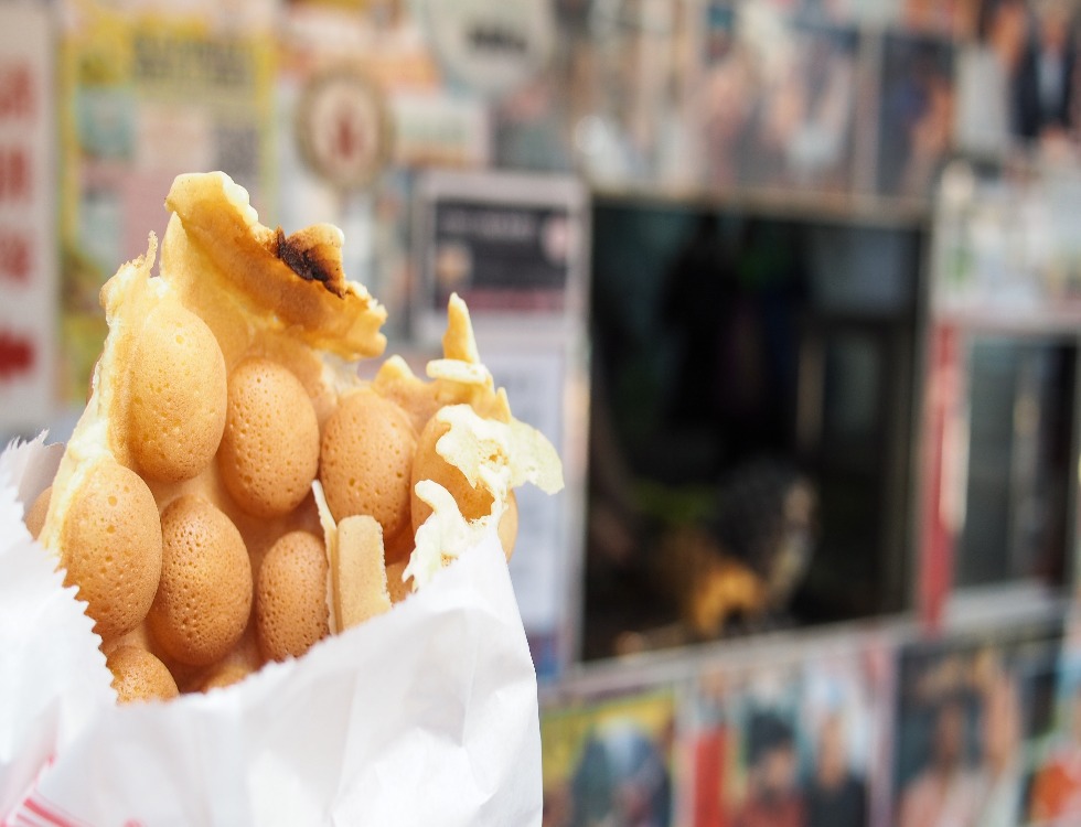 Gai daan zai, gaufre à bulles et spécialité street food de Hong Kong. Photo (c) This Life in Trips - stock.adobe.com