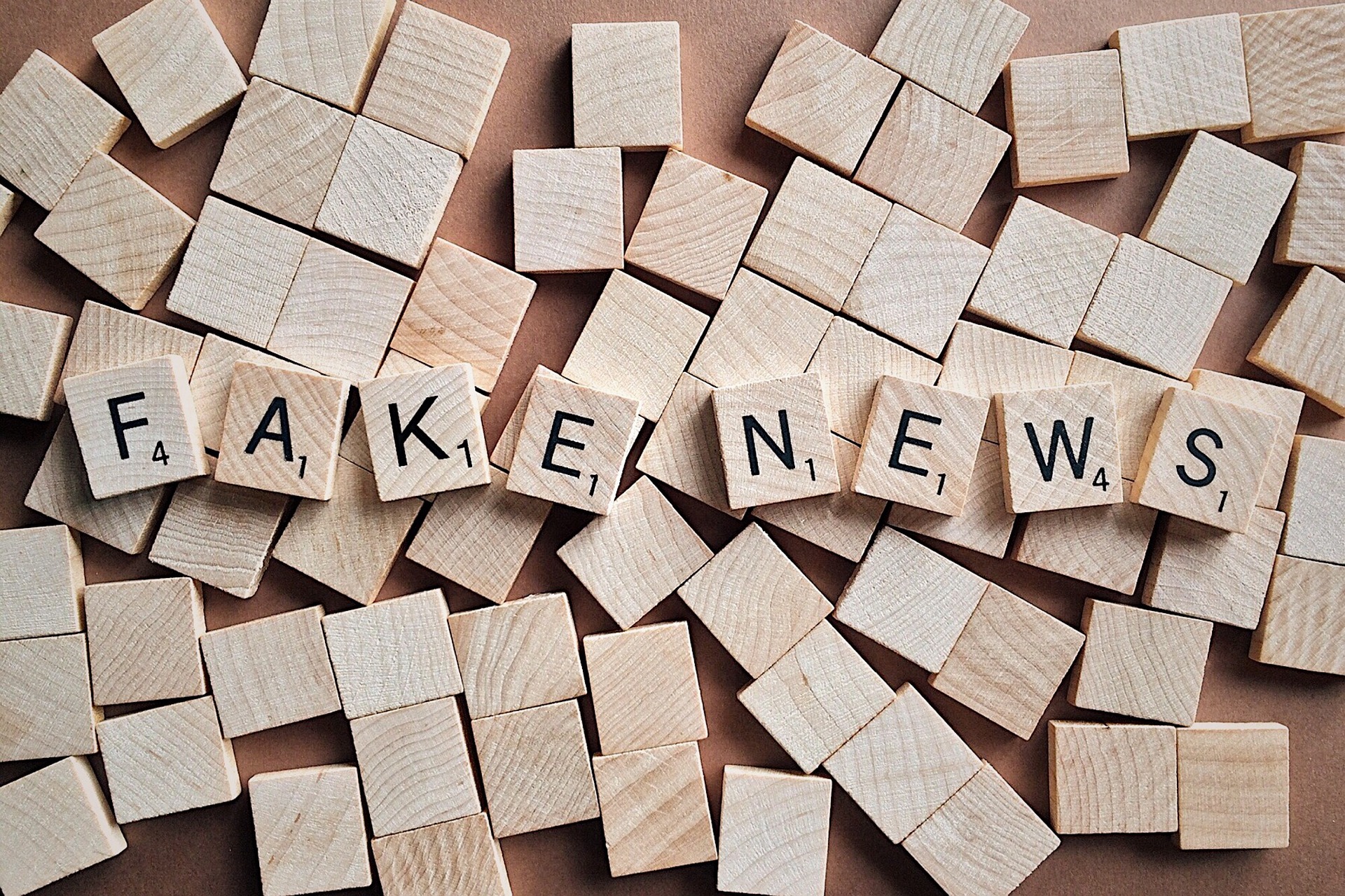 Des fake news peuvent en cacher une autre, moins facilement décelable. / (c) Pixabay