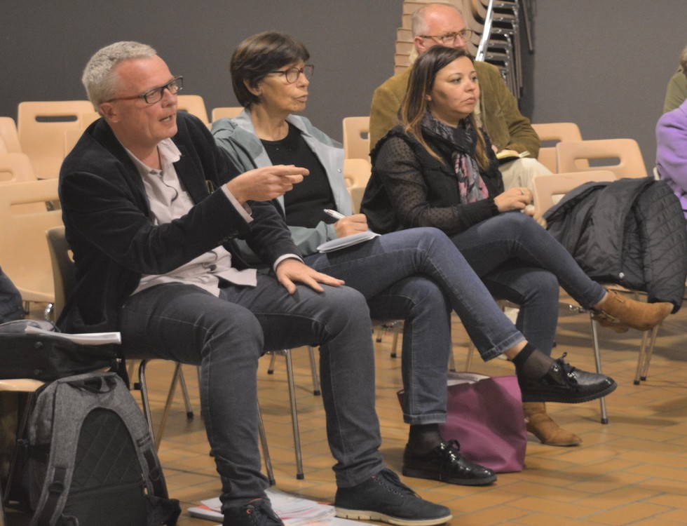 La municipalité s'est prêtée au jeu des questions réponses (c) Frédérique Gelas