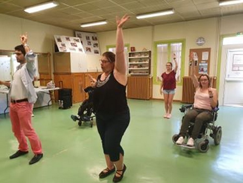 Les candidats à l'élection de Miss et Mister Handi Grand Est prêts à enflammer la piste de danse (c) L. Champenois