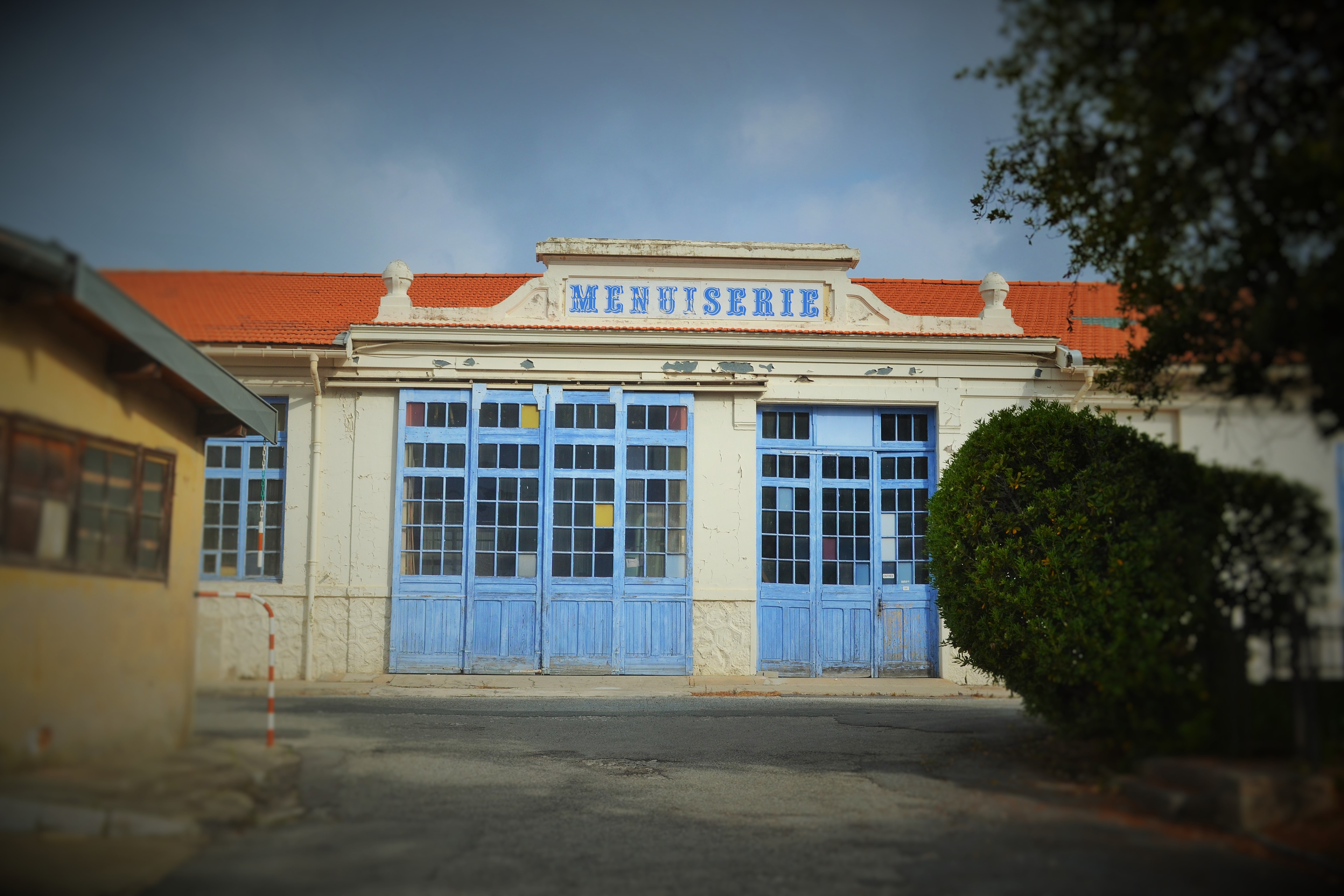 La menuiserie des studios, où sont construits les décors des films, dont ceux des Enfants du paradis. Photo (c) Olivier Strecker
