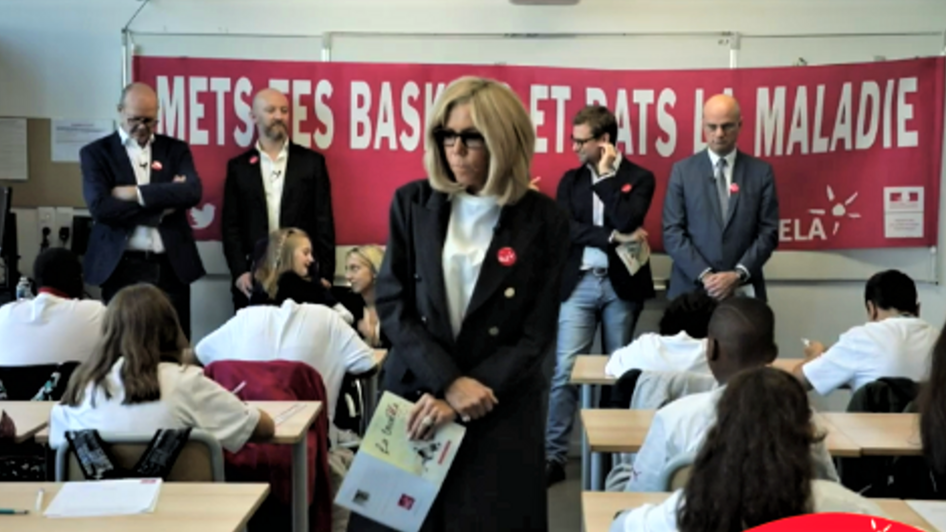 Brigitte Macron et Loénie  (en arrière plan) , unies contre la leucodystrophie  © Nathalie Khâ