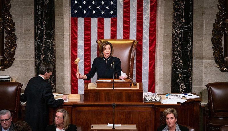 Nicole Pelosi et la Chambre ont tranché, Donald Trump sera jugé pour "abus de pouvoir" et "obstruction au travail du Congrès". Désormais son sort est entre les mains des Sénateurs. (c) Office of U.S House Speaker
