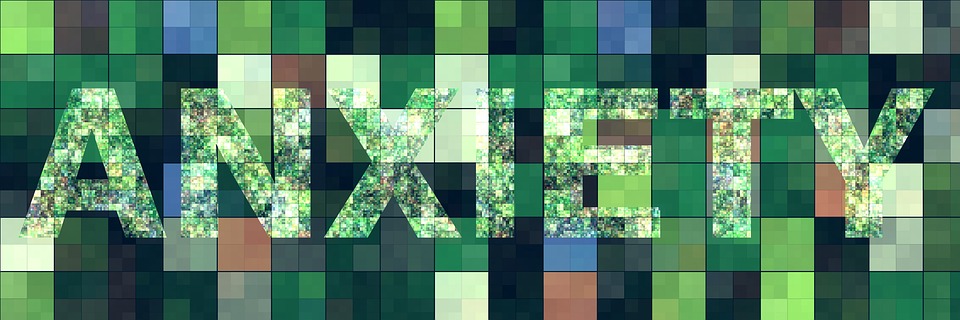 "Anxiety" écrit de façon pixelisé : un visuel qui montre que les écrans provoquent de l'anxiété © Pixabay