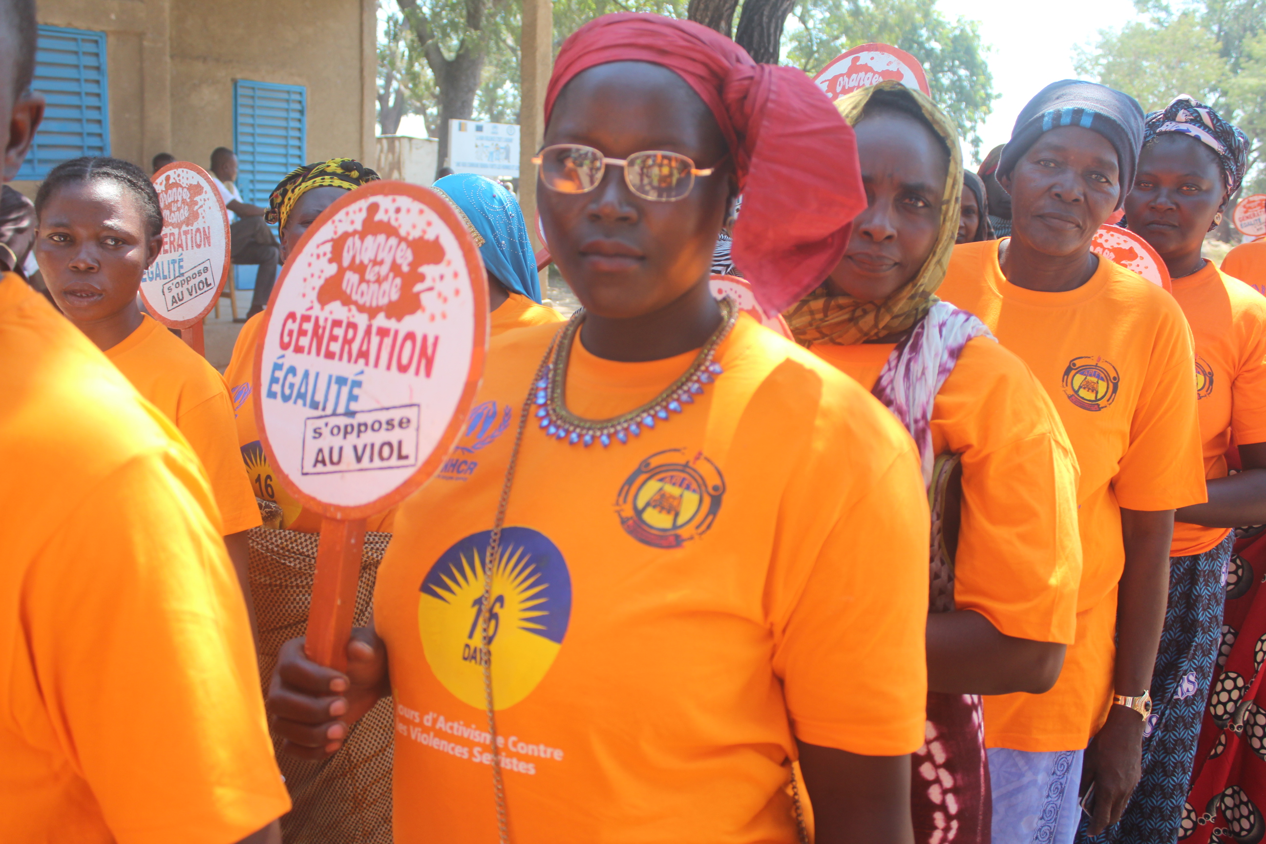 A Goré au Sud du Tchad, des femmes marchent pour protester contre les violences basées sur le genre lors d’une campagne lancée en novembre 2019. (Photo d’illustration) © Eloge Mbaihondoum