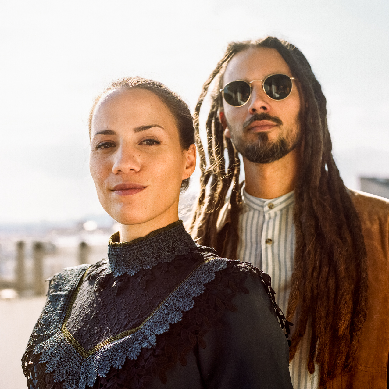 Vaiteani, le duo de Tahiti, revient avec l'album Signs