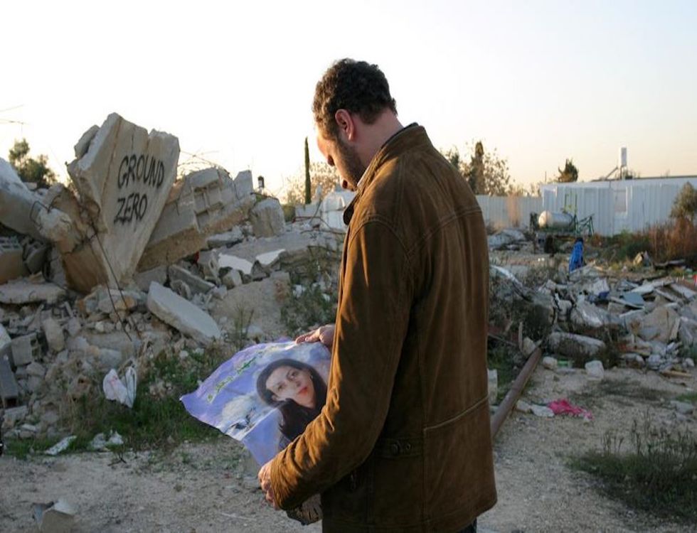 Amine menait son enquête en retournant sur les derniers lieux fréquentés par sa femme (C) Capture d'écran du film réalisé par Ziad Doueiri