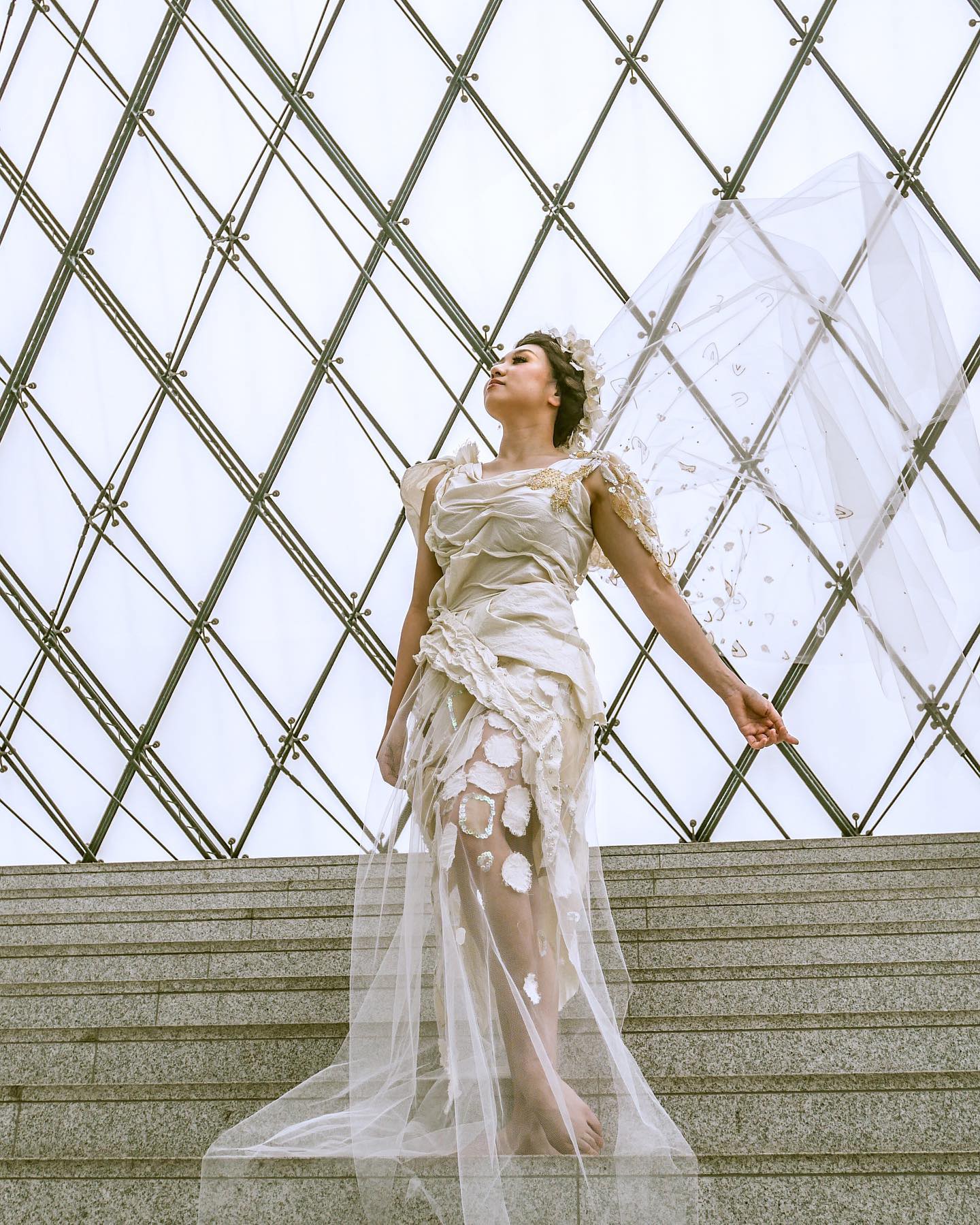 Kuriko Oikawa : dress inspired by Victoire de Samothrace . (C) Kuriko Oikawa.